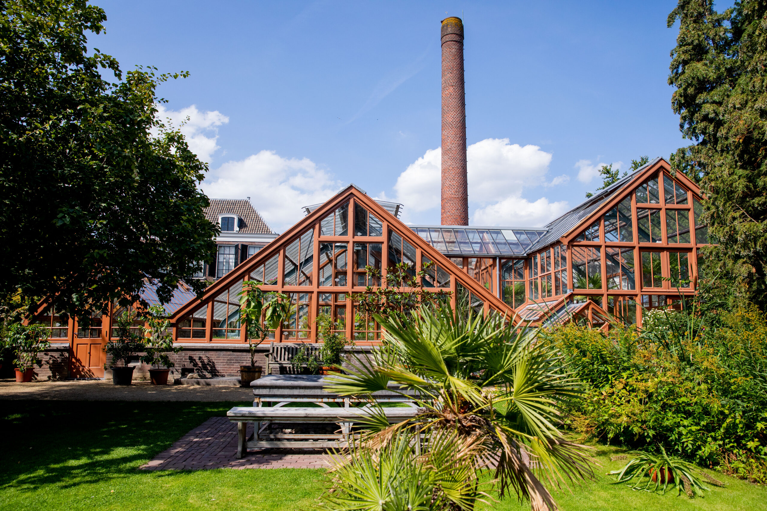 Picture of one of the green houses of the Oude Hortus