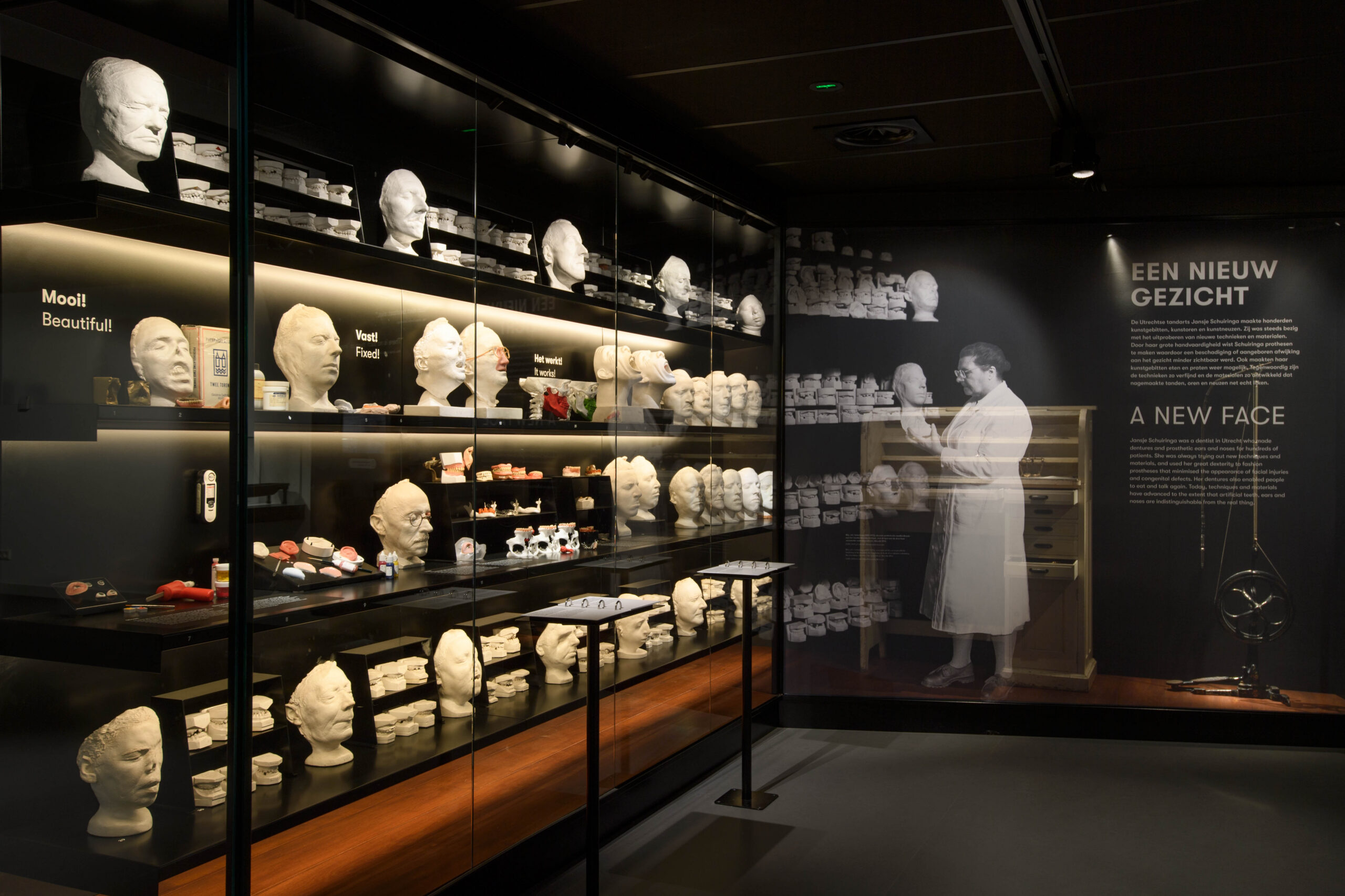 Protheses in de zaal Uitdokteren
