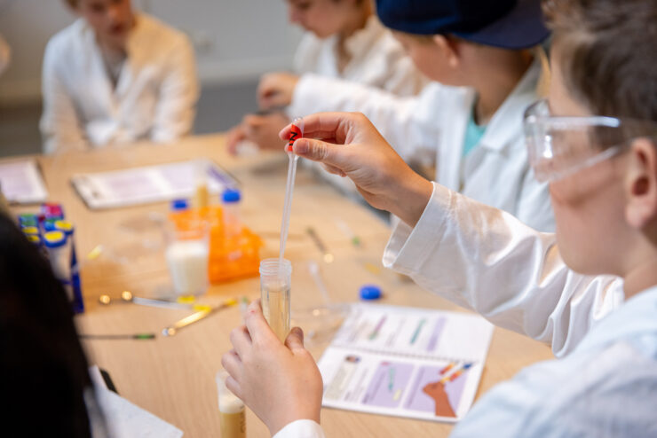 Kinderen onderzoeken in het UMU