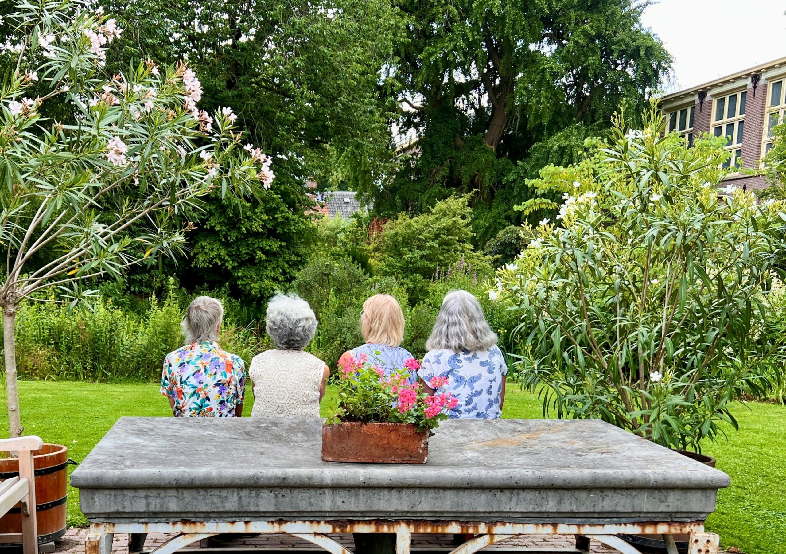 Bezoekers in de Oude Hortus